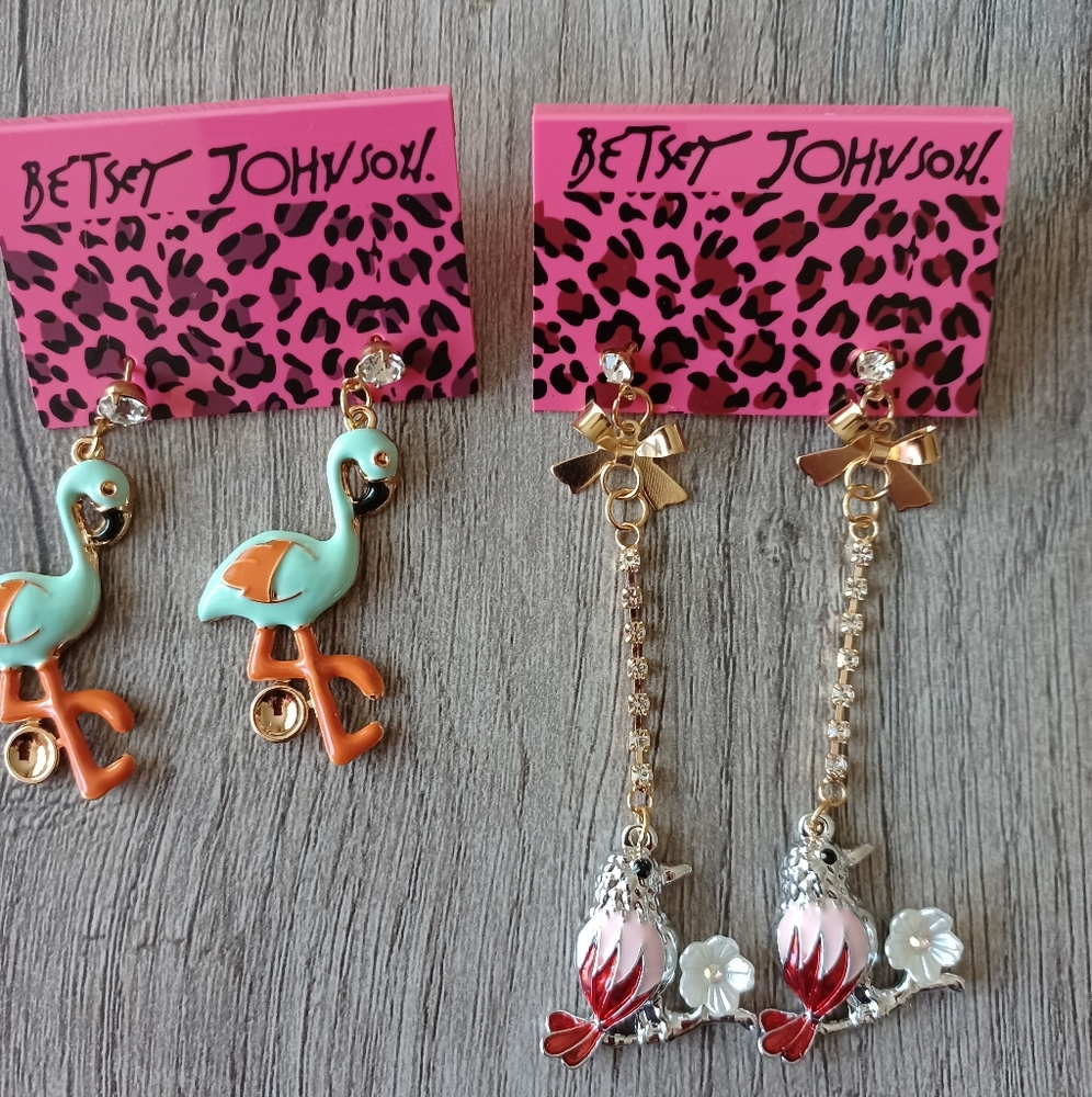 LOT ( 2) BETSEY JHONSON EARRINGS NEW